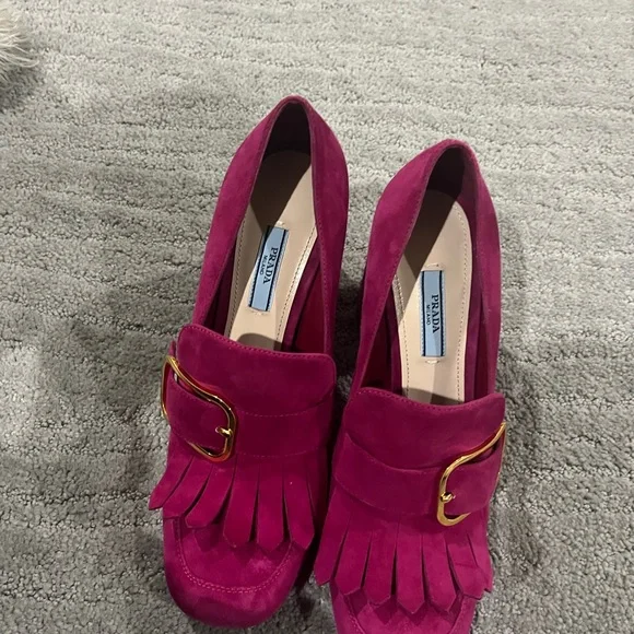 NEW PRADA Pink/slightly purple Suede Buckle Heel NEW size 40